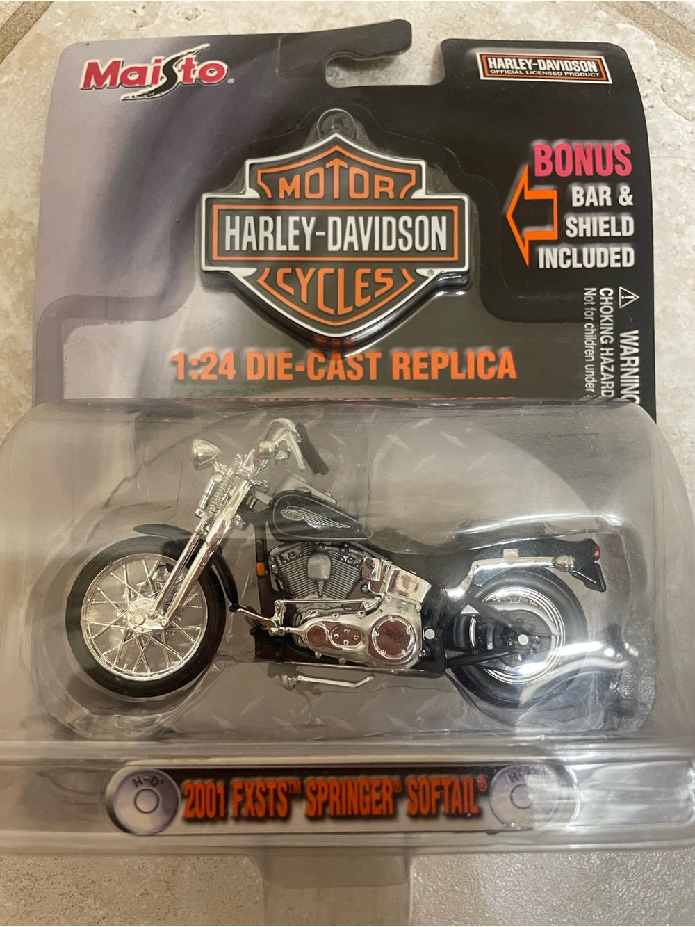 Harley-Davidson Black & Silver 1:24 Die-Cast Motorcycle Replica
